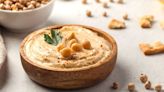 En menos de 5 minutos, prepara este hummus de garbanzo delicioso