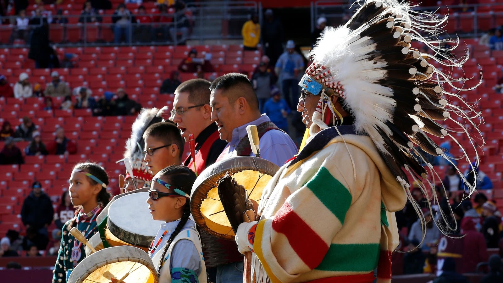 Senator wants Washington Commanders to pay tribute to an old logo that offends many Indigenous