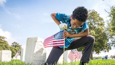 Photos: Placing Flags in Hampton National Cemetery