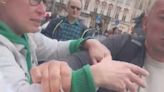 Russians assault Ukrainian volunteers in Prague's Old Town Square — video