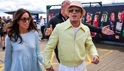 Como pocas veces, Brad Pitt e Inés de Ramón presumen su amor en el Gran Premio de Gran Bretaña