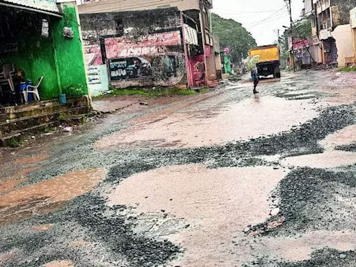 Byadagi chilli market road condition | Hubballi News - Times of India