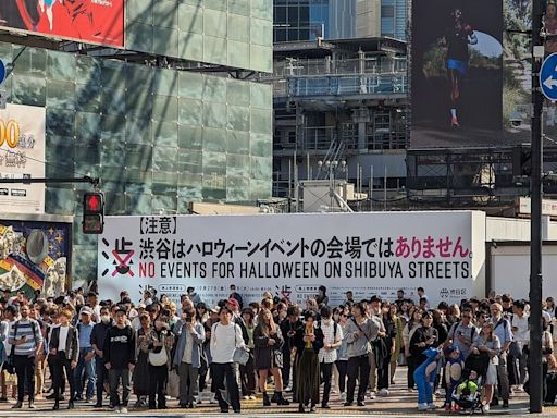 Popular barrio de Tokio desafía a los turistas y le declara la guerra al consumo de alcohol en lugares públicos - La Tercera