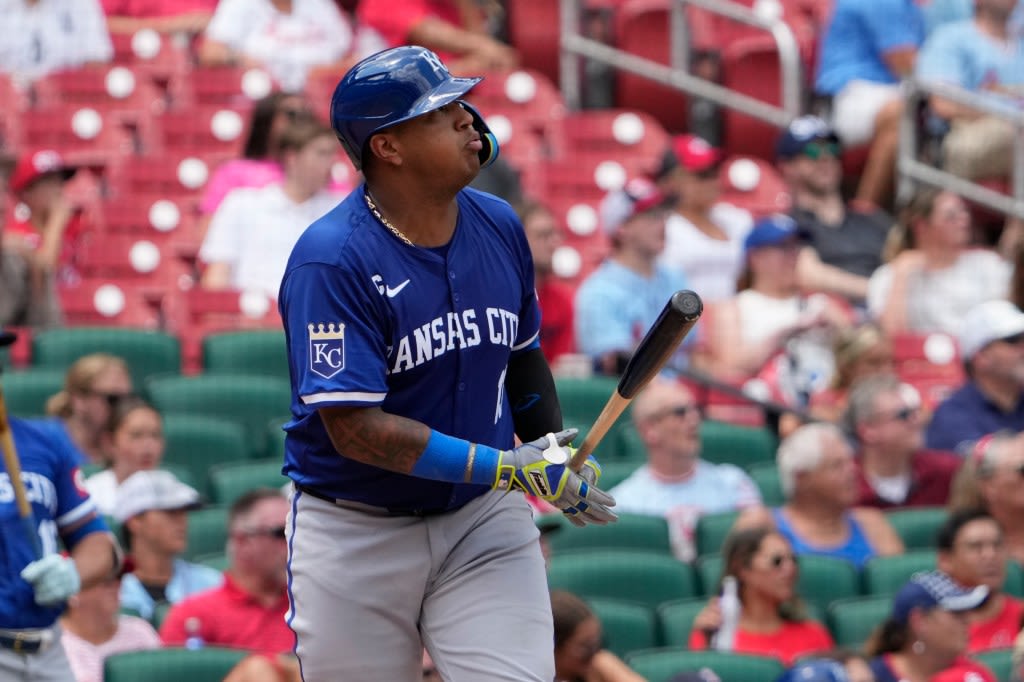 Salvador Perez leads Royals to 6-4 victory over Cardinals in opener of doubleheader