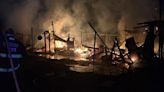 Voraz incendio consumió tres casillas en La Plata