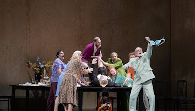 El ingenio teatral de Barrie Kosky se desborda en Ámsterdam con ‘Il trittico’ de Puccini