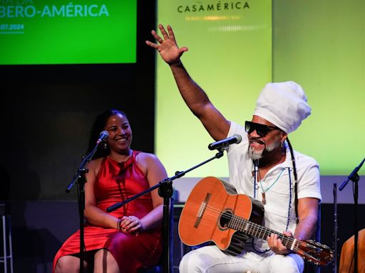 Carlinhos Brown: La música es un camino para adentrarse en otras profesiones