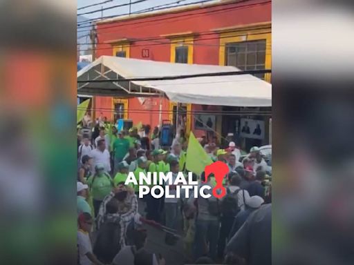Simpatizantes del Partido Verde y de Morena en Oaxaca pelean afuera del debate de candidatos a la presidencia municipal