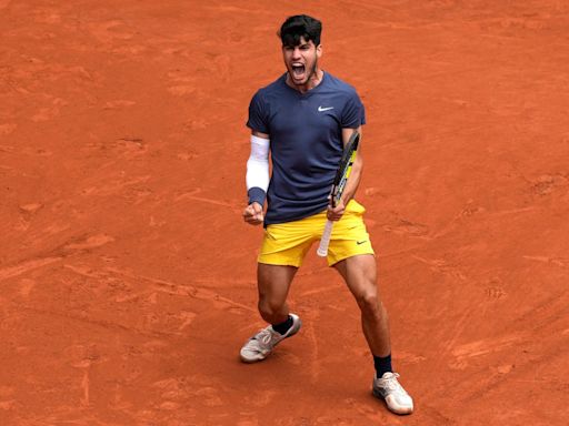 Carlos Alcaraz breezes into French Open quarter-finals with victory over Felix Auger-Aliassime