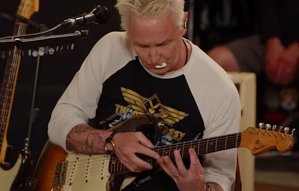 Mike McCready recalls meeting Eddie Van Halen – and tries his hand at playing Eruption off the cuff