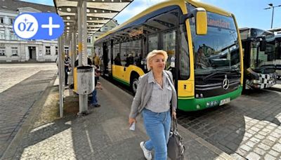 Neue Regiobusse in MV: Pendlerin aus Güstrow spart so monatlich 200 Euro Spritkosten