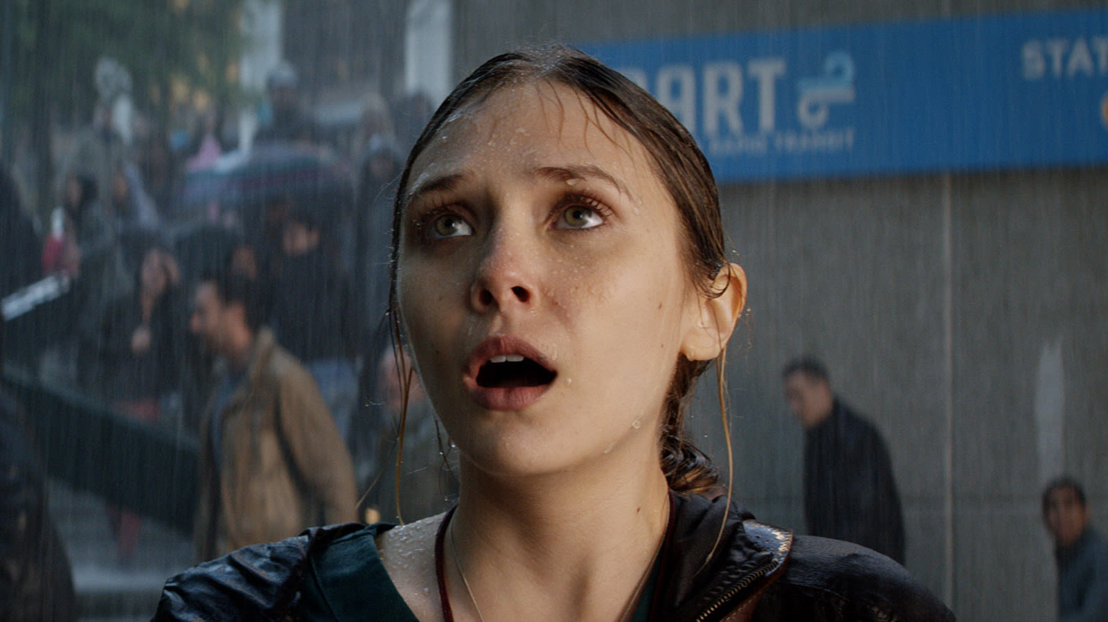 Gareth Edwards' Godzilla 'Shocked' Elizabeth Olsen In An Emotional Way - SlashFilm