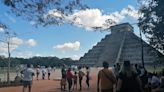 La zona arqueológica de Chichén Itzá recibe miles de turistas tras conflicto