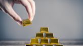 Should you invest in gold before the Fed's April meeting?