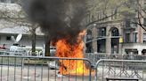 Un hombre se prendió fuego a lo bonzo frente al tribunal donde es juzgado Donald Trump en Nueva York