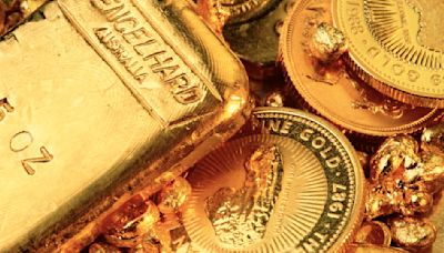 Gold falls to one-week low on hawkish Fed minutes