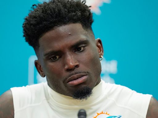 Country music star trolls Tyreek Hill over shocking detainment