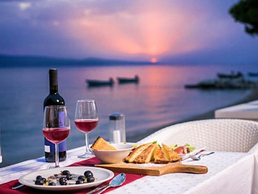 Date Night Dining In Goa: Catch Sunset, Dinner And Drinks At These Romantic Restaurants And Cosy Cafes In Goa
