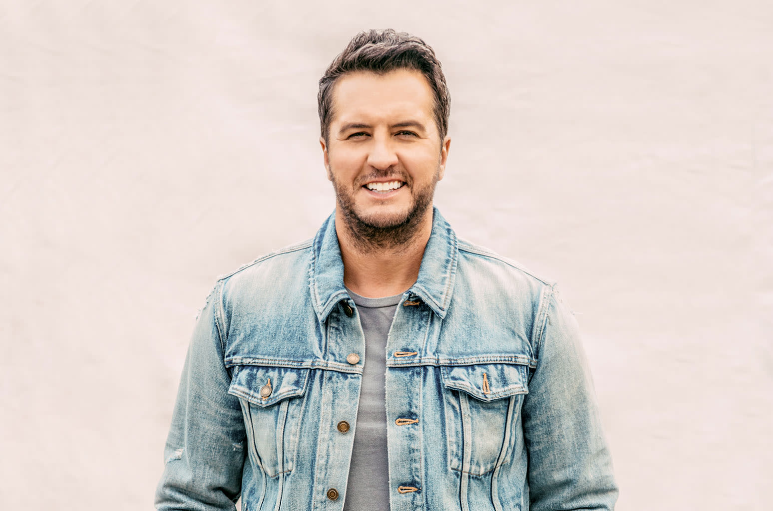 Luke Bryan Reveals the Real Reason He Fell During Concert, Jokes He Needs the ‘Viral Moment’