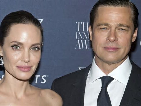 Angelina Jolie feroce contro l’ex Brad Pitt: “Mi dissangua economicamente”. La replica: “Non è vero, le ha dato 100 milioni di dollari”