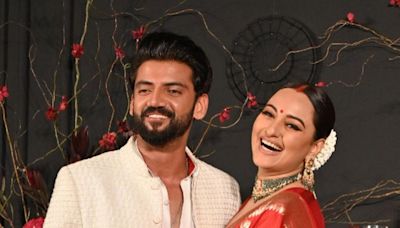 Sonakshi Sinha-Zaheer Iqbal Pose For Shutterbugs In Red & White As Celebrities Troop In For All-Night Party