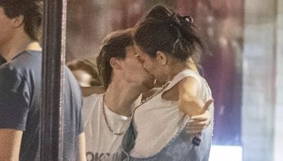 Cruz Beckham locks lips with girlfriend Jackie Apostel in the street