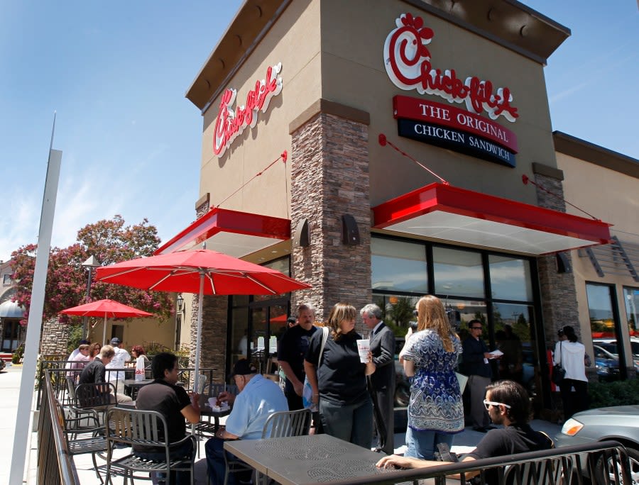 Instead of raising prices, California fast food restaurants should do this, franchisee says