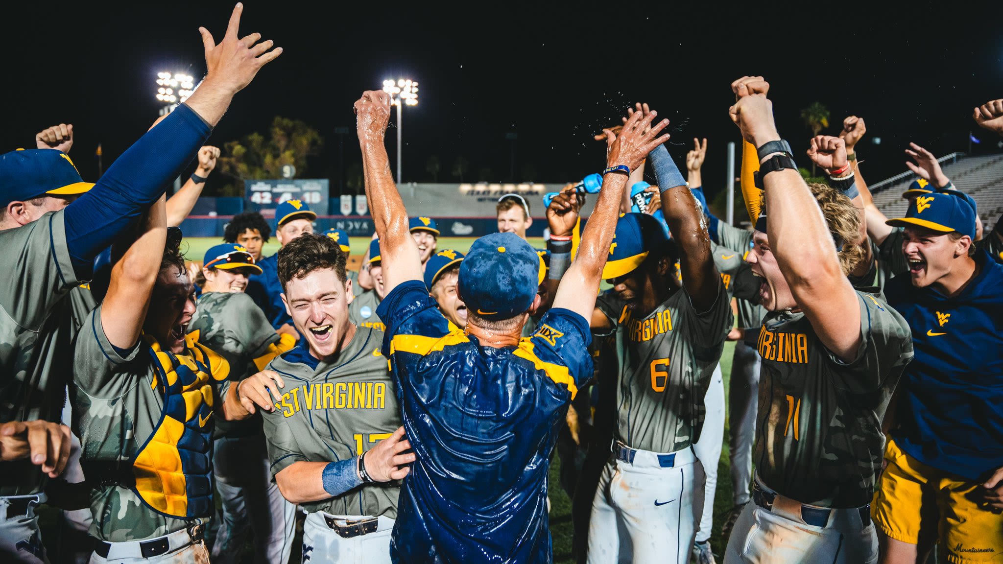 Mountaineers advance to first super regional with 10-6 victory against Grand Canyon - WV MetroNews