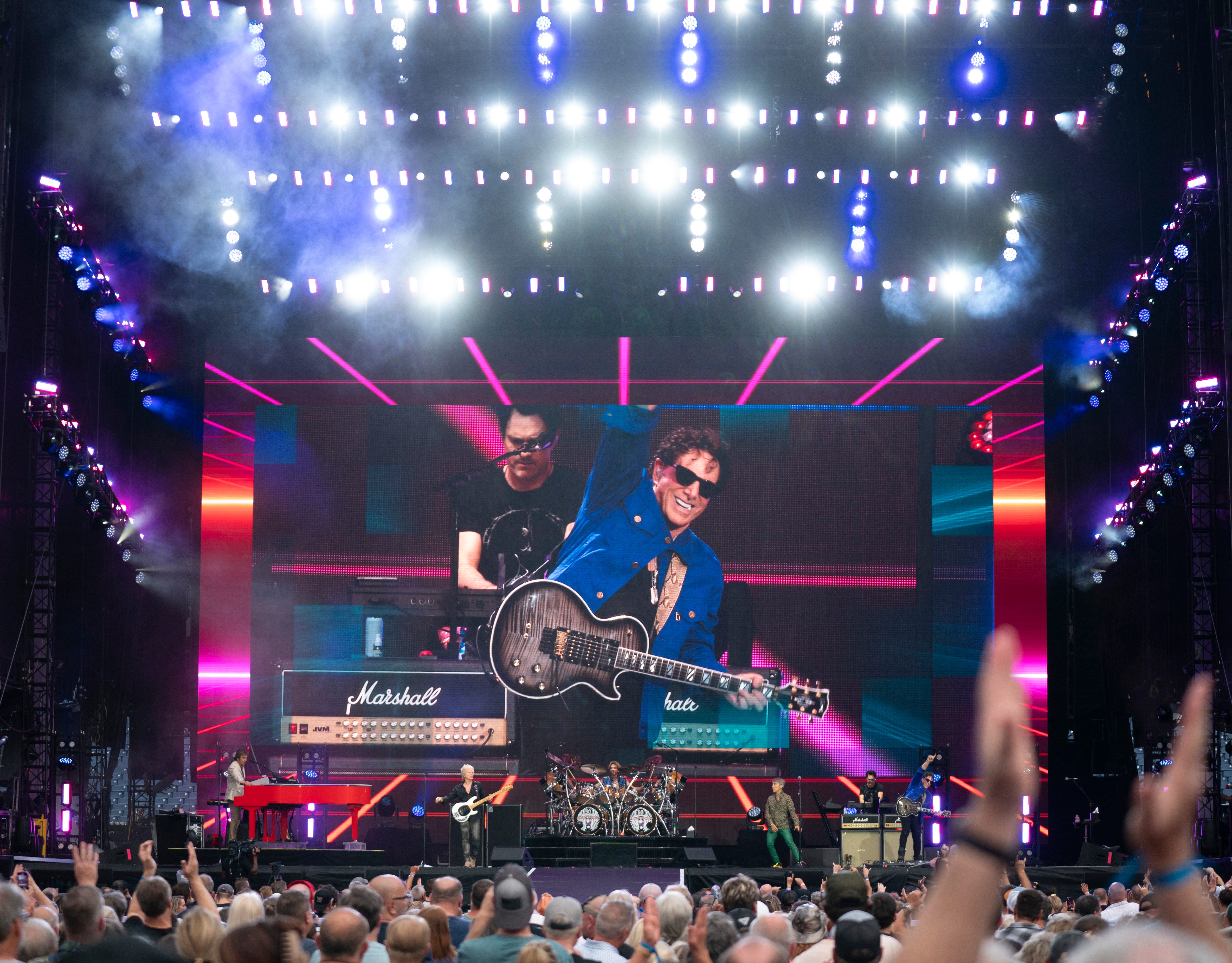 Storms almost dampened Steve Miller Band, Journey and Def Leppard at Nashville's Nissan Stadium