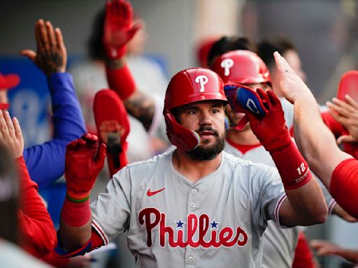 Rojas and Castellanos homer in the 9th, leading the Phillies to a 7-5 comeback win over the Angels