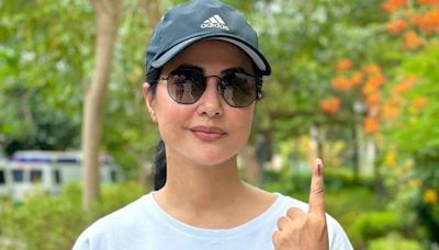 Hina Khan Is Happy To See People Queuing Up To Vote 'Despite Heat Of Almost 40 Degrees'