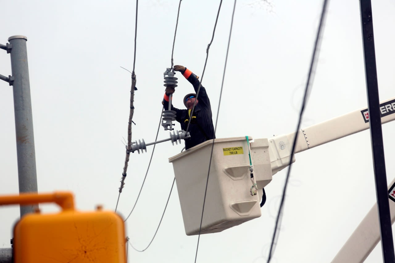 Texas launches new investigation into Houston’s power utility following deadly outages after Beryl