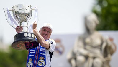 El épico y espectacular show de Carlo Ancelotti en la celebración del título del Real Madrid - La Opinión