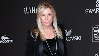 Nancy Sinatra pays tribute to legendary guitarist Duane Eddy