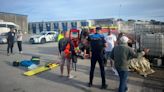 Pierde el control de su moto de agua entrando al puerto de Portonovo provocando un accidente que deja dos personas heridas