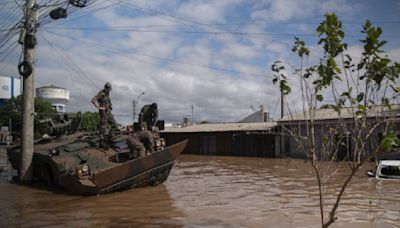 Muertos por inundaciones en Brasil llegan a 126 mientras las lluvias continúan