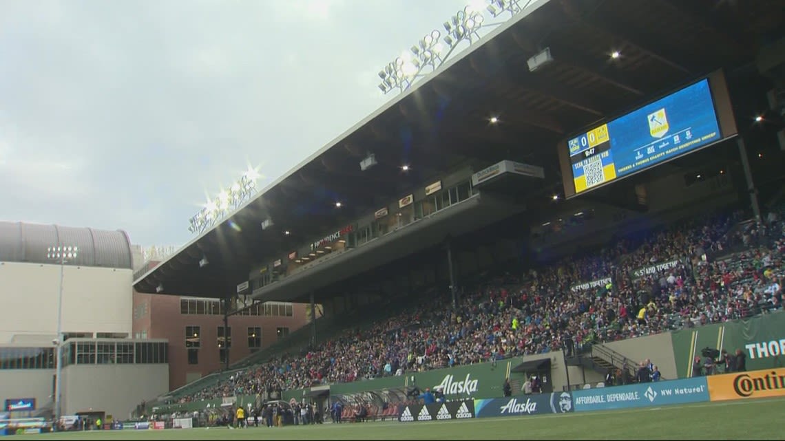 'Green is Gold' charity game kicks off between Timbers and Thorns on Wednesday