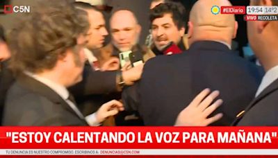 Javier Milei dijo estar “calentando la voz para cantar”, y arremetió contra Pedro Sánchez en diálogo con C5N
