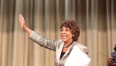 Top Democrat Maxine Waters Hints at Almost Ready Stablecoin Bill