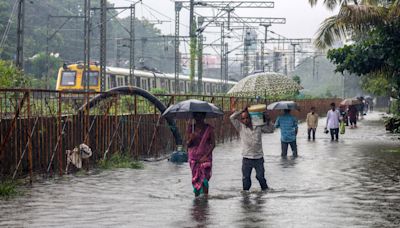 Las inundaciones en el sur de la India causan al menos 36 muertos mientras continúan las operaciones de rescate