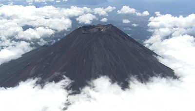 富士山頻傳山難！開放11天已3死 部分登山客遭批輕忽天氣與裝備