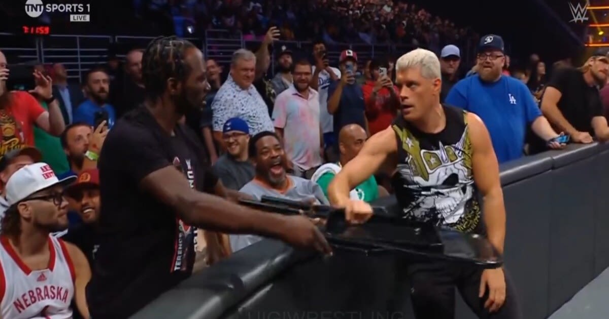 Terence Crawford Helps Cody Rhodes Beat Up Grayson Waller, Austin Theory On WWE SmackDown