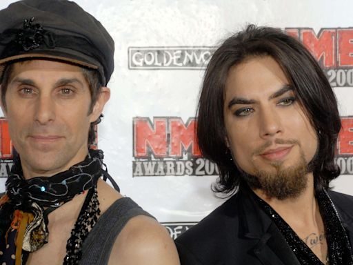 Jane’s Addiction cancels show after singer throws punch at guitarist