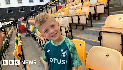 Fans visit Carrow Road to watch Norwich City train