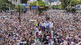 FOTOS: El baño de masas de Machado y Edmundo González en Venezuela