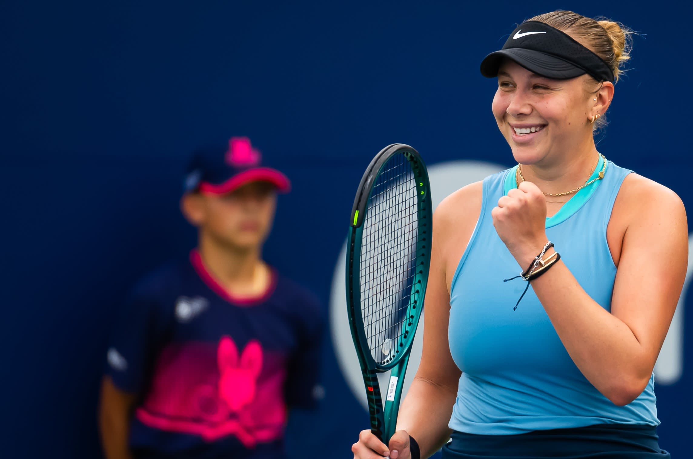 Resurgent Amanda Anisimova stuns Aryna Sabalenka in Toronto to reach biggest semifinal since 2019 | Tennis.com