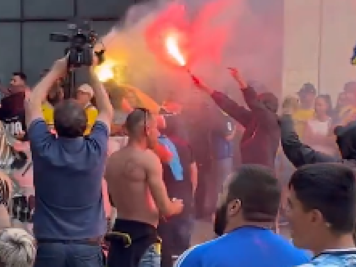 Aficionados del Cádiz se amotinan a las puertas del estadio