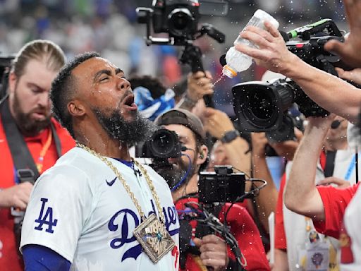 Teoscar Hernández beats Bobby Witt Jr. to win MLB Home Run Derby title in Arlington