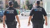 La Policía Local de Ibiza ha detenido a tres personas que han sido sorprendidas con distintas cantidades de droga