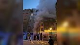 Varios vecinos de un edificio de Oviedo quedan atrapados por el humo de un incendio en un garaje: 'El portal era como una ratonera'